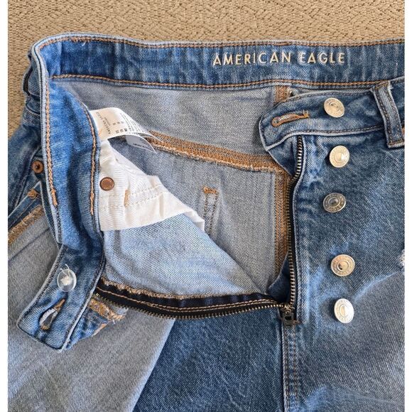 American Eagle Denim Button Distressed Mom Skort - Size 10 - Picture 6 of 11